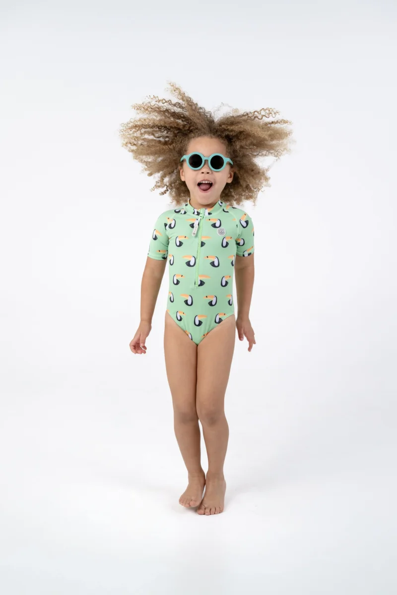 GIRL'S SHORT SLEEVE SWIMSUIT - Toucan Paradise – Image 4