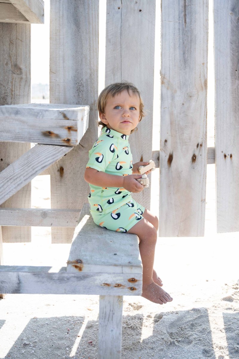 2 PIECE BOY'S SWIMSUIT - Toucan Paradise